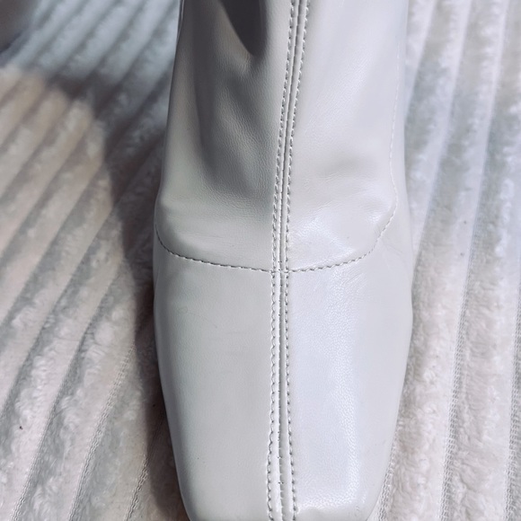 🔥FOREVER 21🔥 Cream Over the Knee boot - Picture 5 of 8